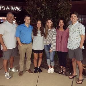 Meet your Posher, Vanessa